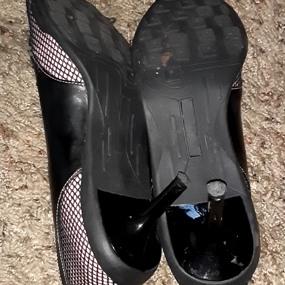 Shoes - Picture 2 of 6